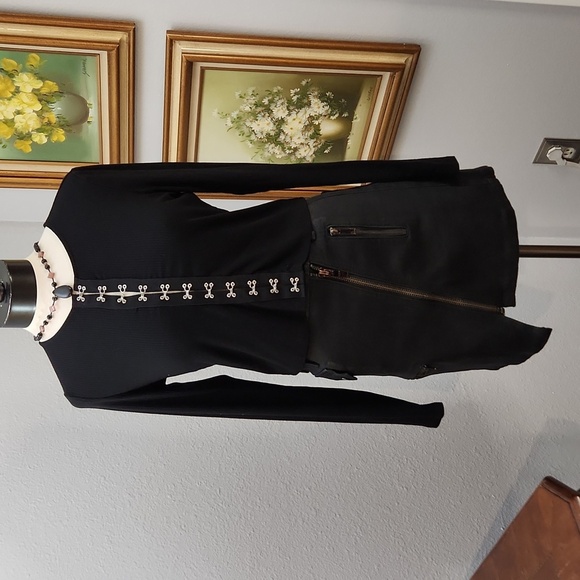 GARAGE brand black hook closure long sleeve crop top super soft size large Goth - Picture 2 of 10